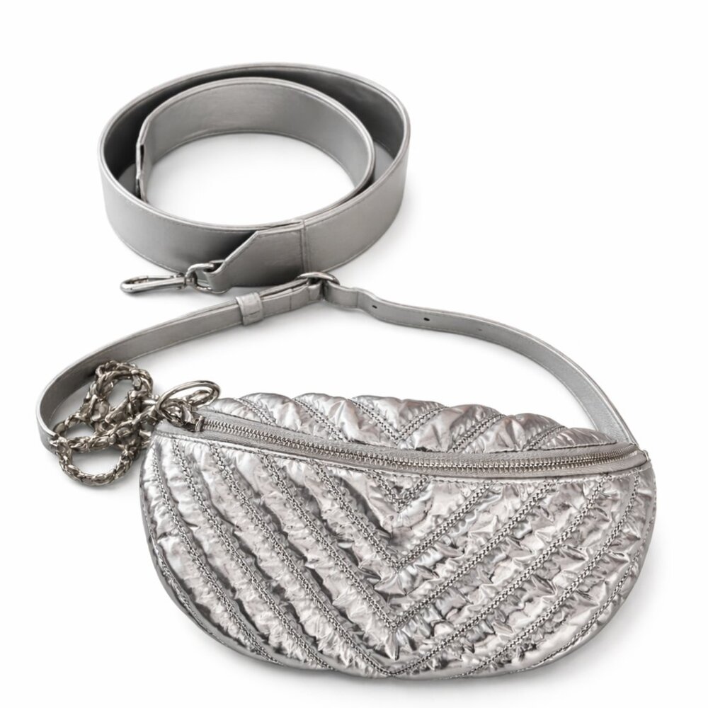 Chanel metallic quilted belt bag / waist bag-Authenticity guaranteed — all items